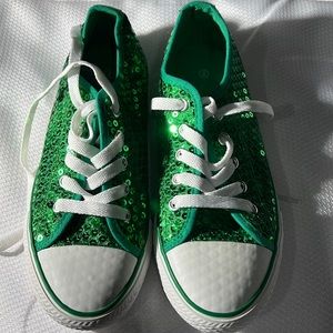 Fun St Patrick Theme Shoes Size 8 White with Green Sequins